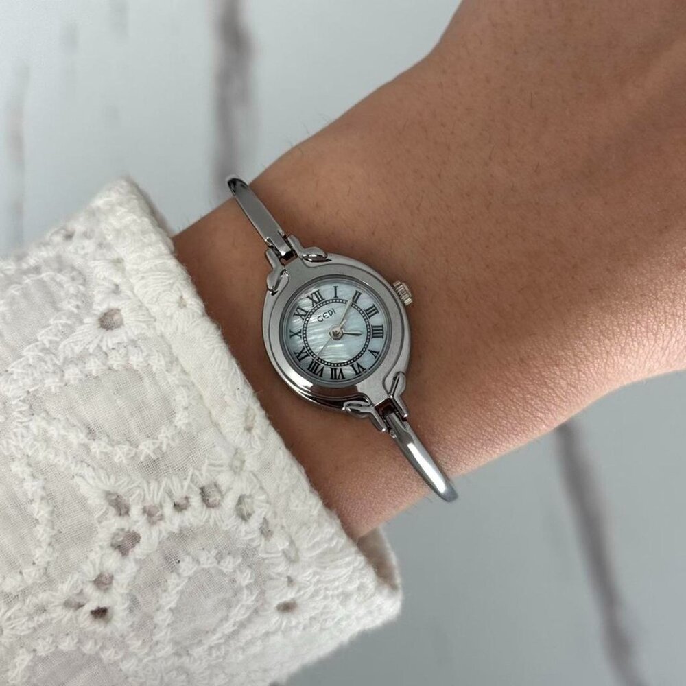 Sku:0203 Silver baby blue mini Watch +‎ in a gift box+ a tool for reducing strap